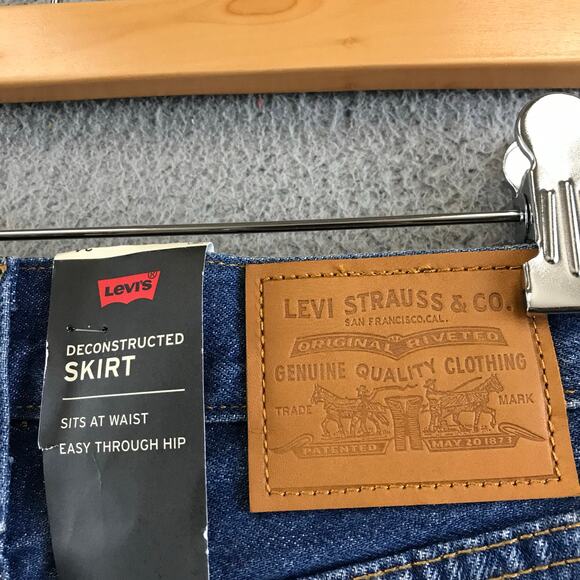 New Levi’s Premium Women Deconstructed Hem Denim Skirt in Halfsies size 24 - Picture 9 of 13